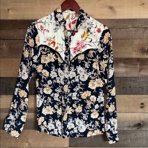 Gimmicks by BKE Floral Contrast Collar Blouse Western Floral button down